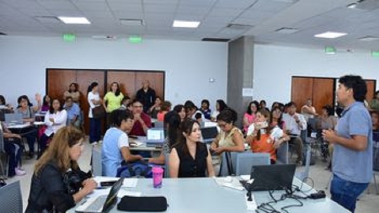 Asistencia a directores para la actualizaci&oacute;n de datos en sistemas educativos