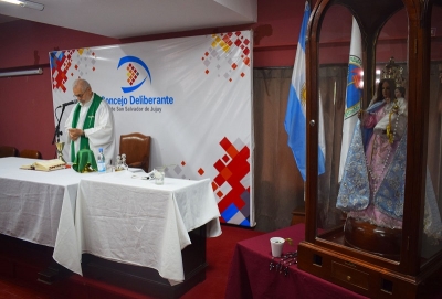 Misa en honor a la virgen del rosario de r&iacute;o blanco y paypaya