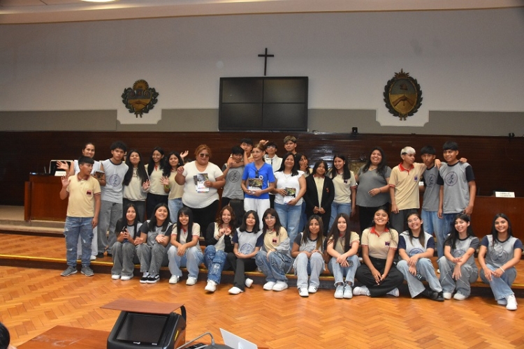 Conociendo la casa de todos los juje&ntilde;os: visita de estudiantes de Monterrico