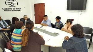 El Ministro de Seguridad se reuni&oacute; con vecinos de Alto Comedero