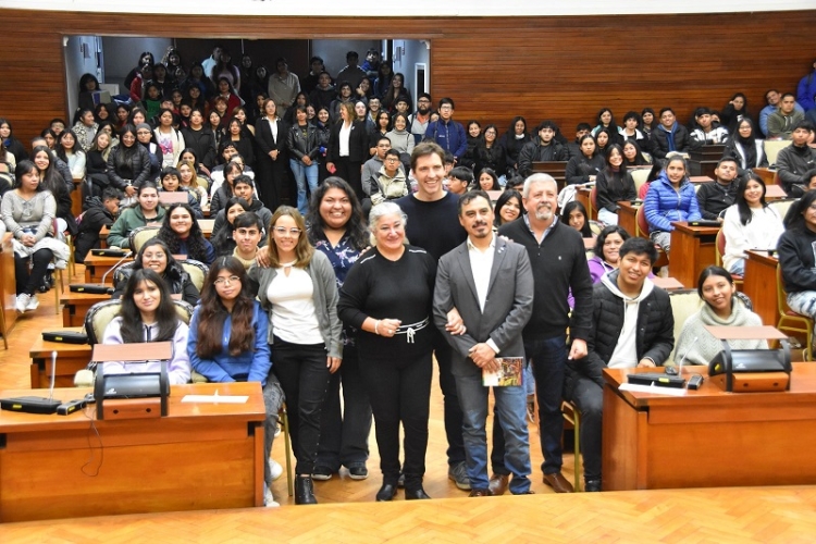 Alumnos de la UNJu visitaron la Legislatura