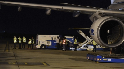 Lleg&oacute; al pa&iacute;s el vuelo con las 904 mil vacunas desde China