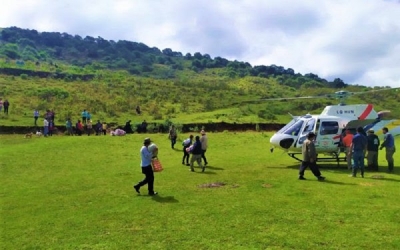 Con el helic&oacute;ptero sanitario asisten a familias aisladas