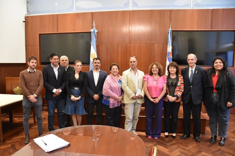 Diputados impulsan proyecto de declaraci&oacute;n de Inter&eacute;s Hist&oacute;rico al escudo que mand&oacute; a pintar el General Belgrano