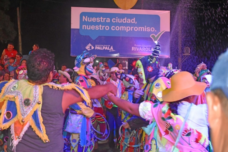 Con multitudinario marco de p&uacute;blico se lanz&oacute; la 1&ordm; noche de los &ldquo;corsos gratuitos en Palpal&aacute;&rdquo;