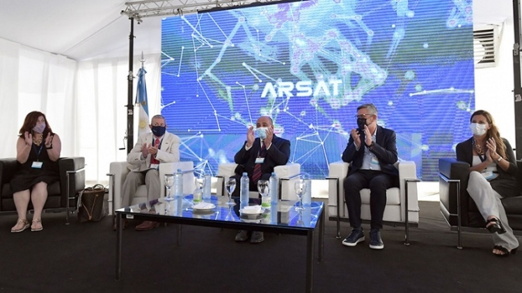 El Gobierno ratific&oacute; la decisi&oacute;n de fomentar la industria satelital argentina
