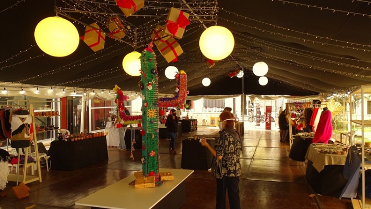 Mercado artesanal navide&ntilde;o