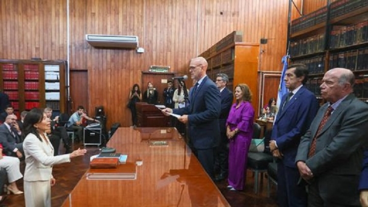 El Gobernador Sadir acompa&ntilde;&oacute; la jura de nuevos jueces unipersonales