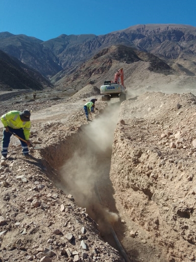 Empleados de Agua Potable de Jujuy fueron apedreados en la obra de provisi&oacute;n de agua de la Comunidad Coquena