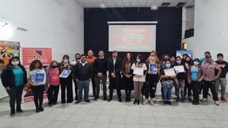Emprendedores de El Carmen recibieron cr&eacute;ditos Microsol por $990 000