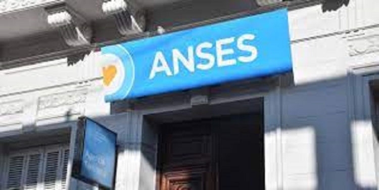 Las asignaciones familiares y universales aumentan un 27,18% a partir de este mes