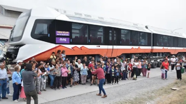 "Se cumpli&oacute; la promesa de Gerardo, las unidades llegaron a Volc&aacute;n", sostuvo Pablo Civetta