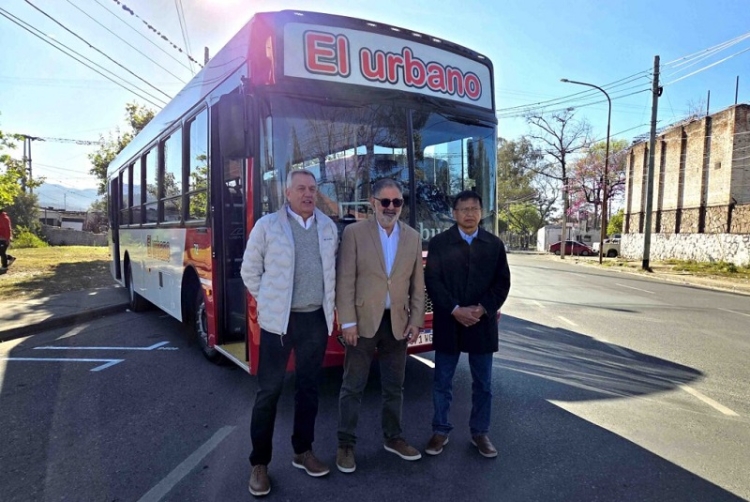 Presentaron nuevas unidades para el sistema de transporte urbano de la ciudad