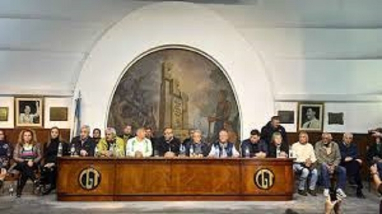 La CGT se reuni&oacute; con el Gobierno y pidi&oacute; que se retire la reforma laboral del DNU