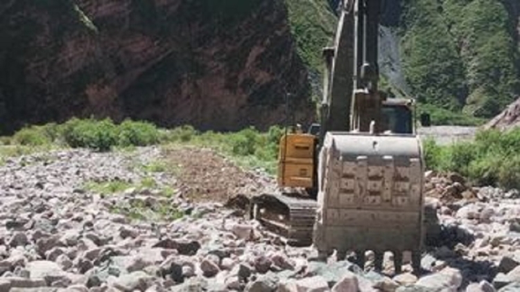 Obras de mantenimiento y prevenci&oacute;n h&iacute;drica en la Quebrada