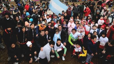 Sadir resalt&oacute; la importancia de combinar deporte y solidaridad