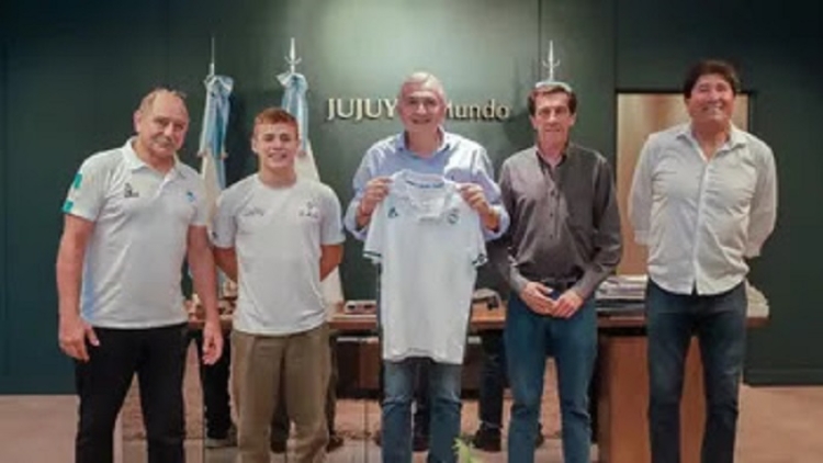 Gerardo Morales recibi&oacute; al juje&ntilde;o campe&oacute;n mundial de salto en trampol&iacute;n