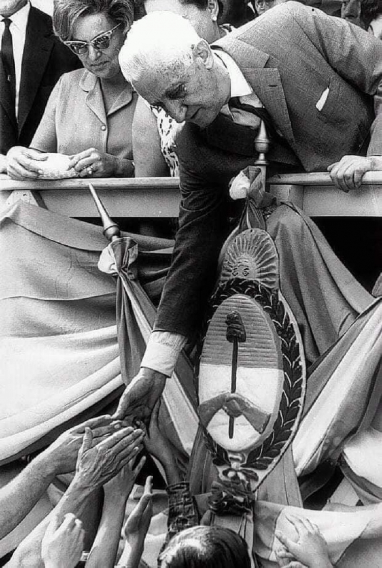 Que falta nos hace don Arturo