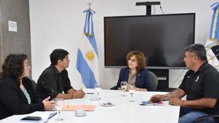 Educaci&oacute;n recepcion&oacute; pedidos de UPCN y ATE