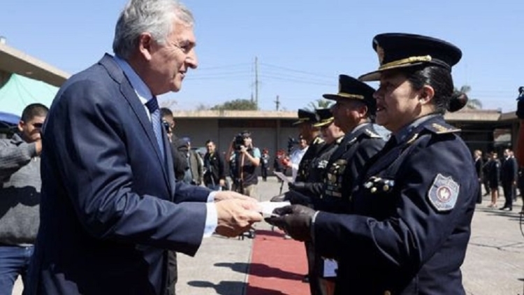 Gerardo Morales puso en funciones al nuevo subjefe de polic&iacute;a y entreg&oacute; 2.000 ascensos