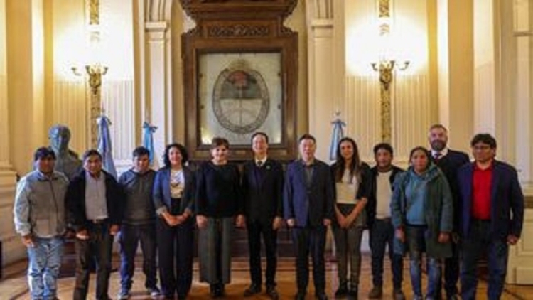 Ambiente fortalece alianzas para el desarrollo de proyectos de esquila sustentable de vicu&ntilde;as