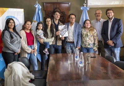 Distinguen al Ingeniero Ezequiel Medina por haber recibido el premio &ldquo;Dr. Jos&eacute; Balseiro&rdquo;