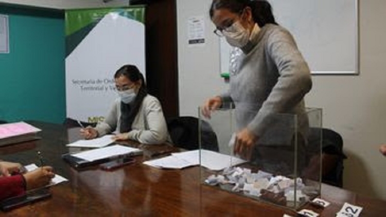 Sorteo de ubicaci&oacute;n de lotes para familias de El Arrayanal