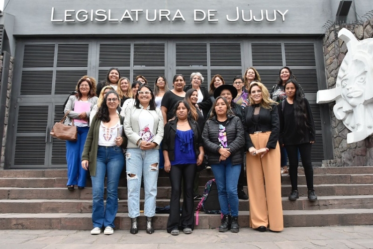 La Comisi&oacute;n de G&eacute;nero recibi&oacute; a organizadoras del 37&deg; encuentro de mujeres y disidencias