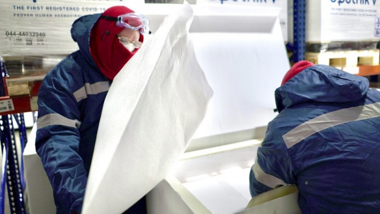 Comenzaron a distribuirse en todo el pa&iacute;s las 300 mil dosis de la vacuna contra el coronavirus