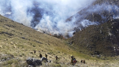 Diez provincias contin&uacute;an afectadas por los incendios forestales y hay focos activos en cinc