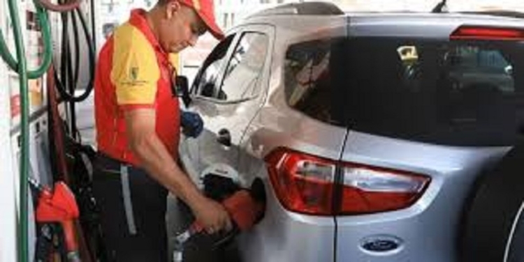 Este viernes volver&aacute;n a subir los combustibles: cu&aacute;nto aumentaron en el a&ntilde;o