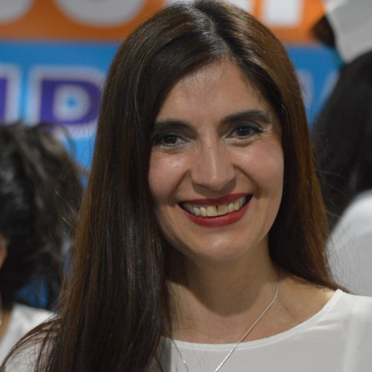 La diputada Mariela Ferreyra celebr&oacute; que el gobierno nacional haya declarado servicio p&uacute;blico esencial a la telefon&iacute;a, internet y tv por cable