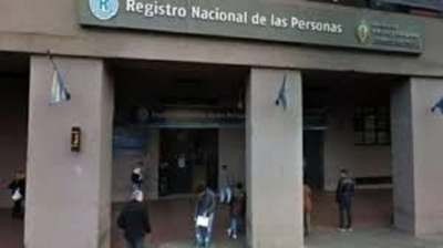 Renunci&oacute; el titular del RENAPER y el Gobierno oficializ&oacute; la salida de otros tres funcionarios clave