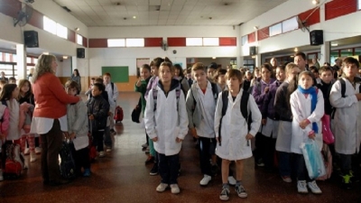 Empiezan las clases esta semana, pero sigue el conflicto salarial en 7 provincias