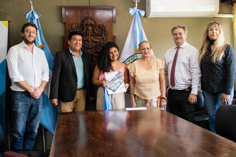 Reconocimiento a la distinci&oacute;n nacional que obtuvo la Profesora en Letras, Nora Romero