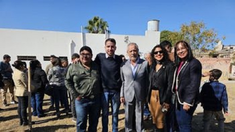 Perico se suma al programa "Un &aacute;rbol para cada Juje&ntilde;o"