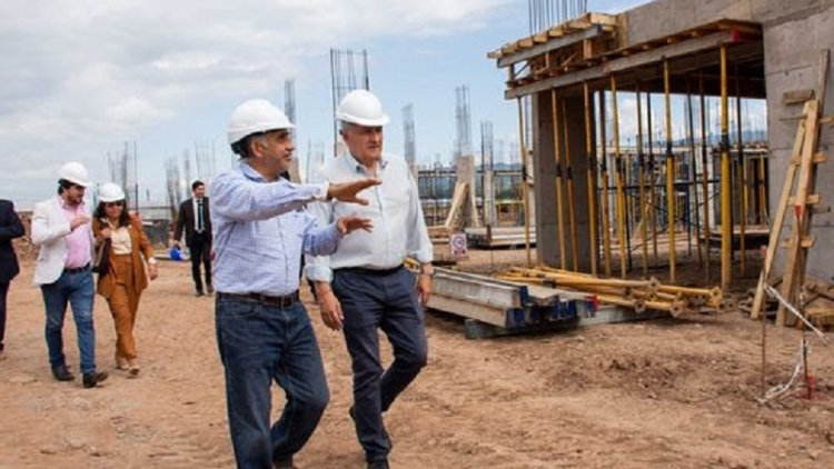 Morales verific&oacute; el avance del nuevo hospital Oscar Or&iacute;as