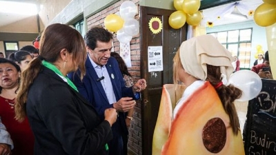 Sadir recorri&oacute; la Expo Educativa Econ&oacute;mica Administrativa