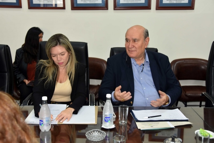 La comisi&oacute;n de transporte se reuni&oacute; con empresarios del sector