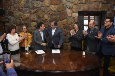 Se firm&oacute; convenio de colaboraci&oacute;n entre la Legislatura y la UNJu