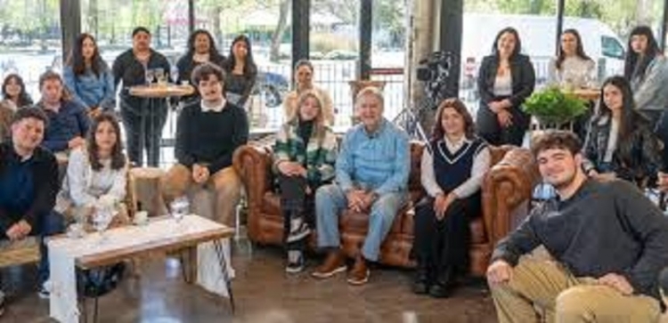 Schiaretti, ante j&oacute;venes: &ldquo;Concentren su energ&iacute;a en lo que hacen y sigan sus convicciones con esfuerzo&rdquo;
