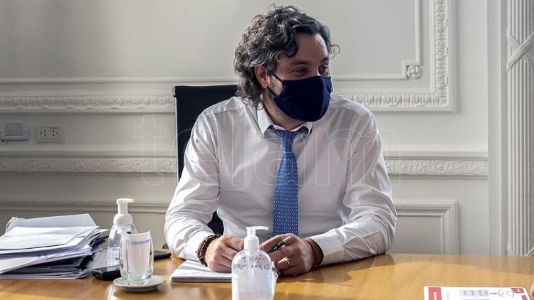 "Somos una sociedad que no va a bajar los brazos, que va a salir adelante", dijo Cafiero