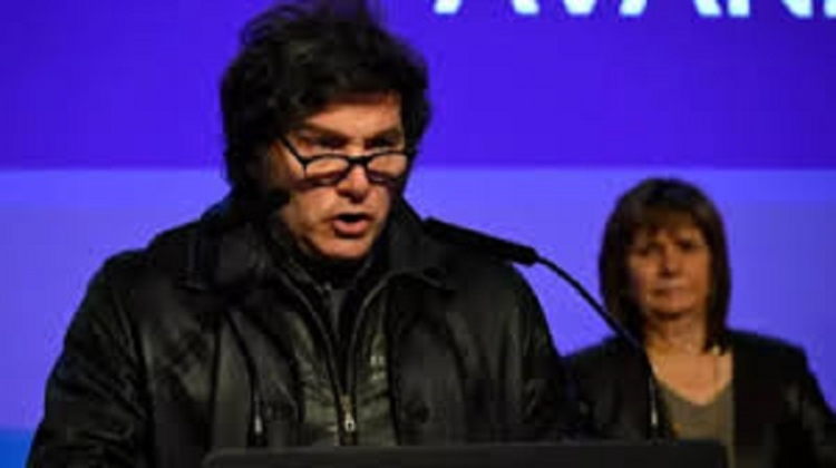 Javier Milei, autocr&iacute;tico: "En el plano pol&iacute;tico hoy hemos tenido una clara derrota"