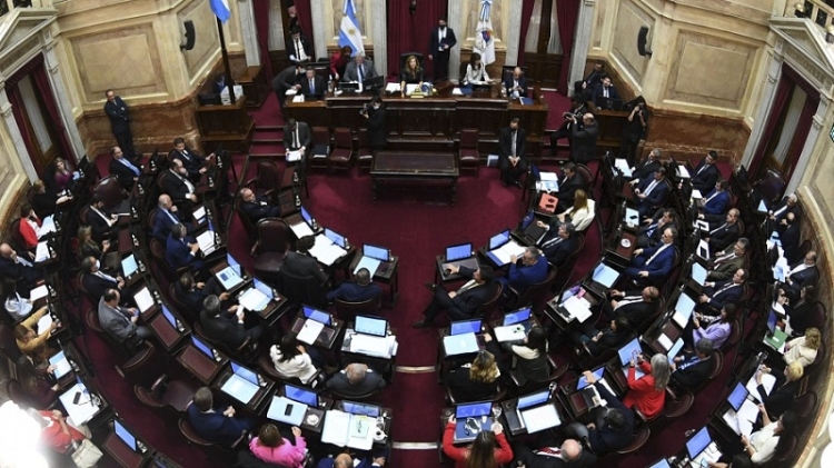 El Senado busca retomar la actividad tras una semana de impasse