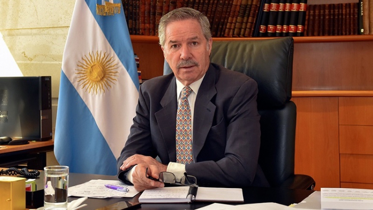 Sol&aacute; se reuni&oacute; con el embajador de Cuba para analizar proyectos de vacunas