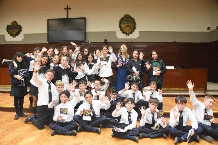 Estudiantes del Colegio Nueva Siembra visitaron la Legislatura