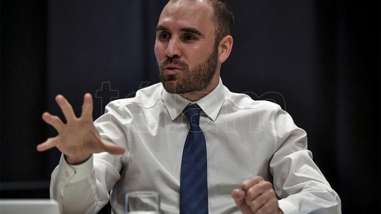 El ministro Guzm&aacute;n dijo que no hay apuro en acordar con el FMI y descart&oacute; ayuda de China