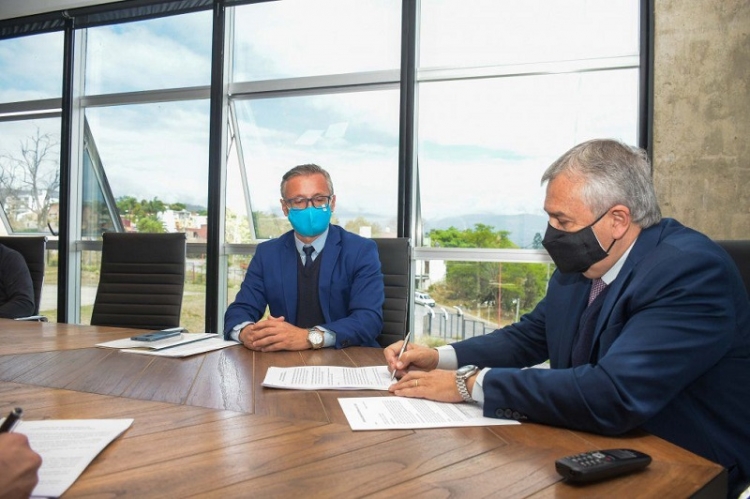 La Provincia acord&oacute; venta de energ&iacute;a que producir&aacute;n las plantas fotovoltaicas de Ejesa