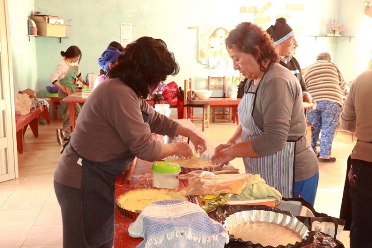 A trav&eacute;s de talleres de capacitaci&oacute;n, trabajamos en la &ldquo;contenci&oacute;n emocional&rdquo; de nuestros abuelos