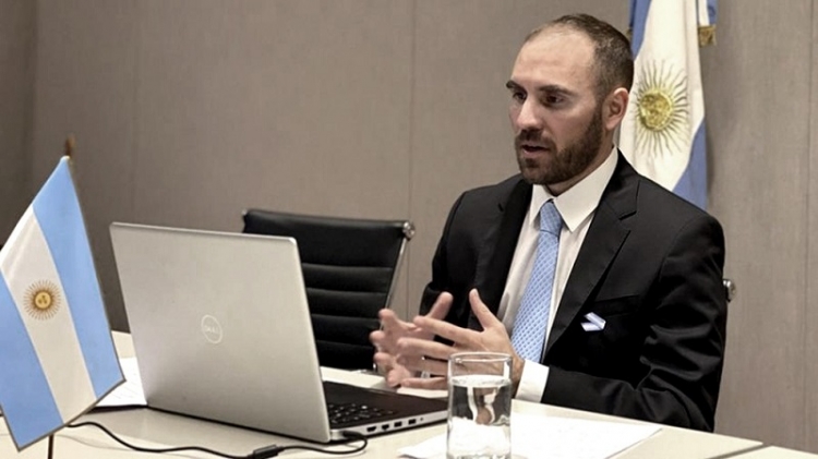 Guzm&aacute;n confirm&oacute; que el Gobierno trabaja en una enmienda a la oferta de deuda